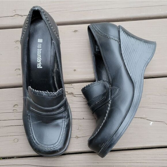 Vintage Shoes - Vintage 90s y2k Black Faux Vegan Leather Wedge Heeled Brogue Punk Penny Loafers
